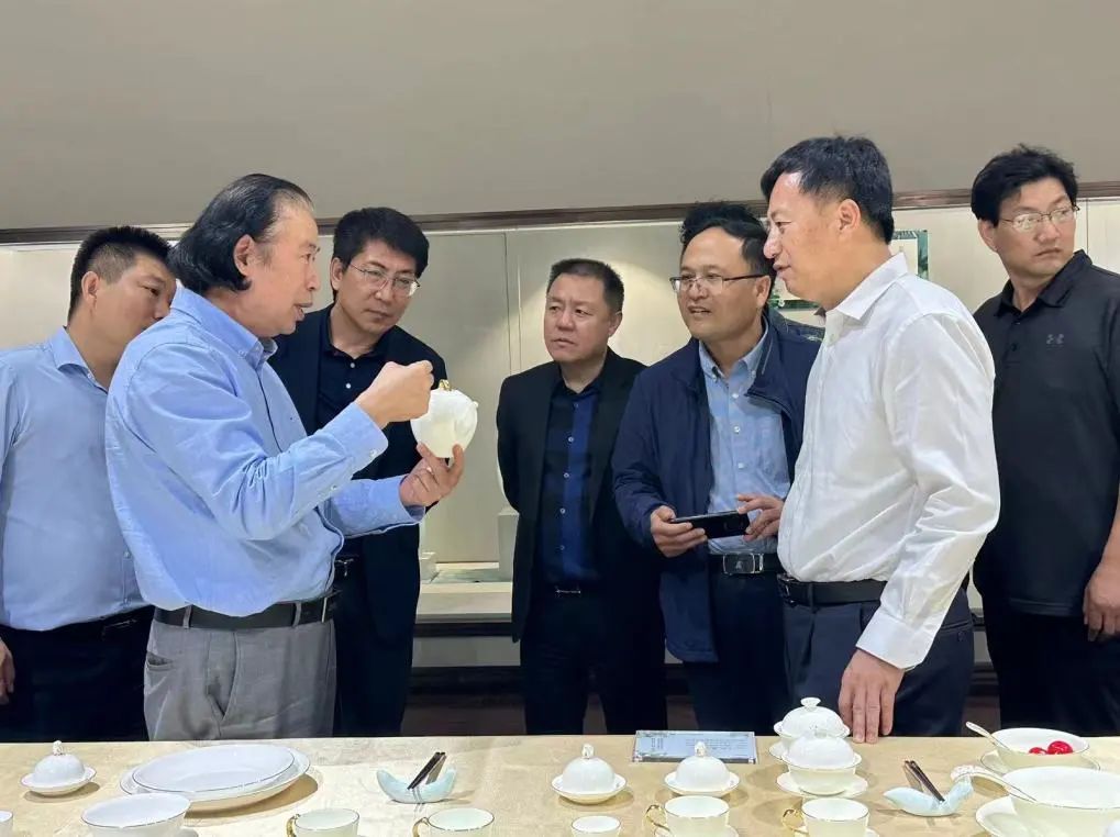 【走進華光 考察國瓷】中國南水北調(diào)集團文旅發(fā)展考察團來訪
