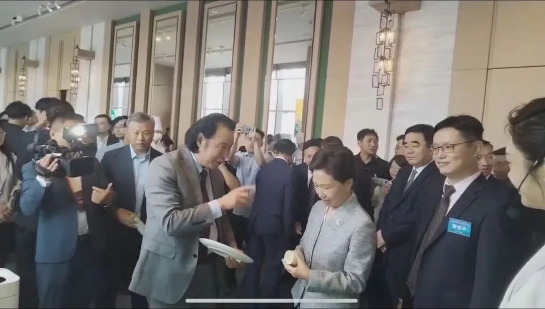 華光國(guó)瓷閃耀2025港澳山東周